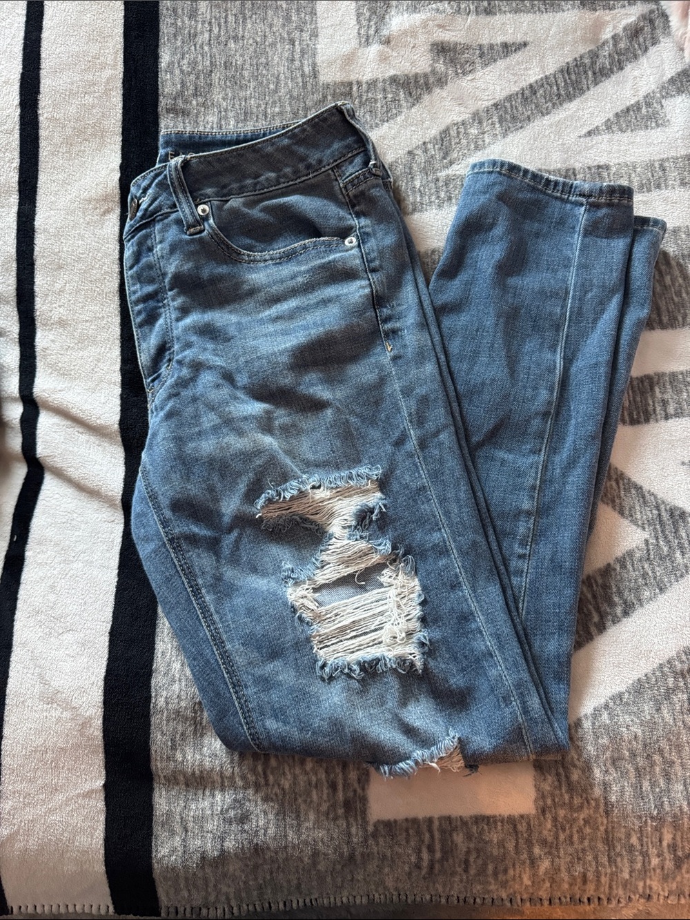 American Eagle Tom Girl jeans
